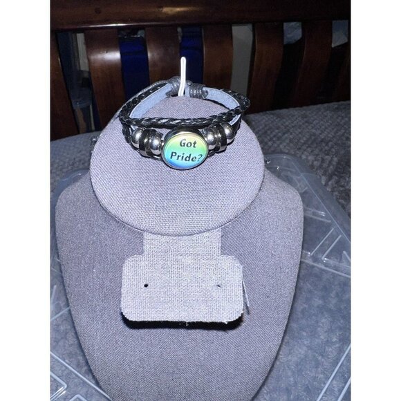 Rainbow Pride Necklace Got Pride Flat Round & Moon Pendant Necklace Bracelet Set - Picture 4 of 8